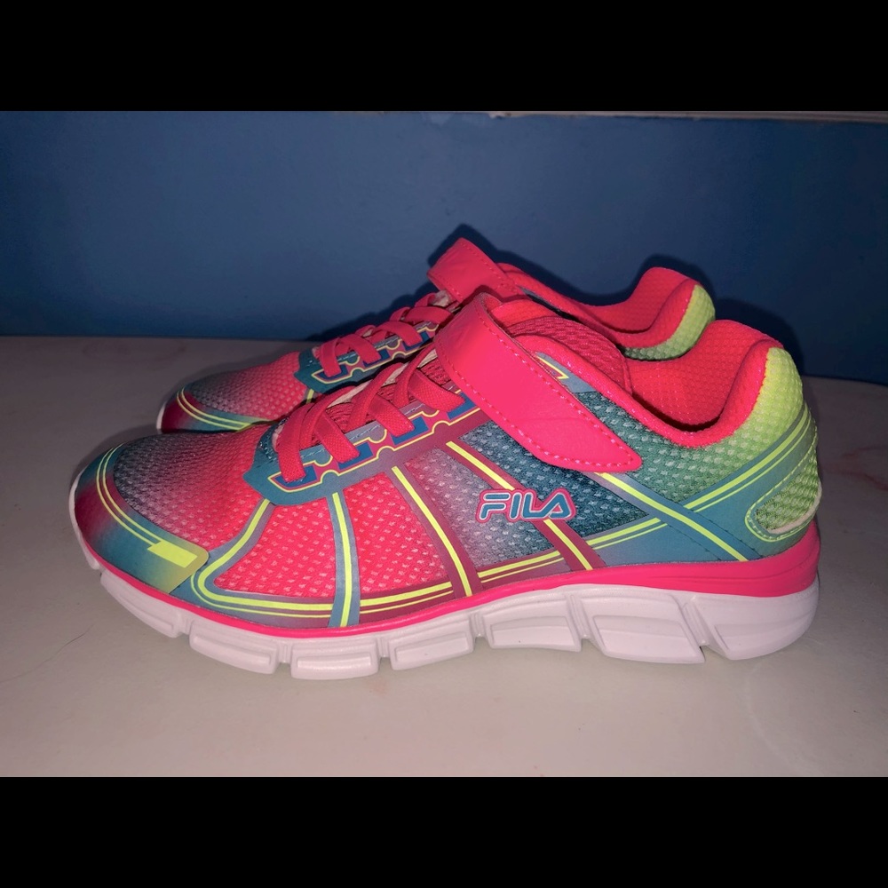 Brand New FILA Sneakers Running Shoes Girls Size 4